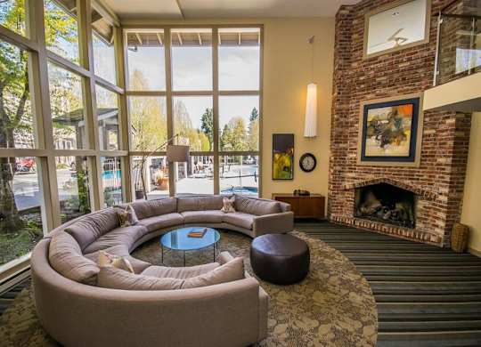 common area at Creekside Apartments, Washington, 98027