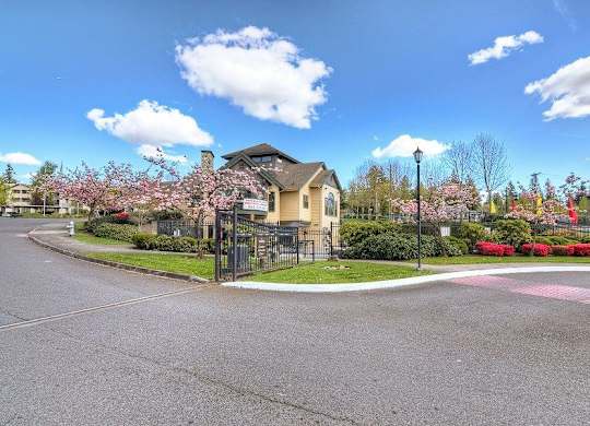 Puyallup Apartments- Deer Creek Apartments- exterior at Deer Creek Apartments, Washington, 98373