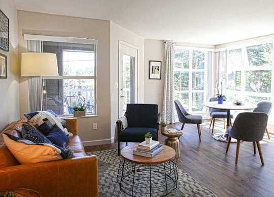 v\Seattle Apartments- Mosaic on Greenwood-common space- clubhouse