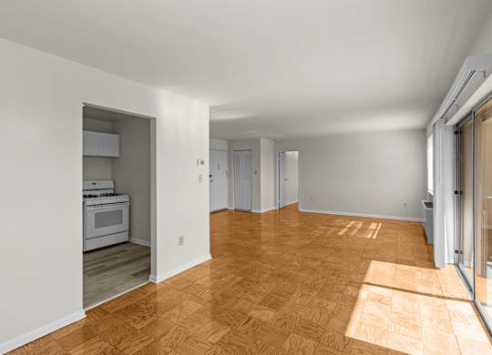 Large Living Area at Kensington House, Kensington, MD