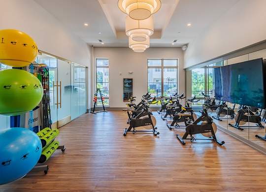 Briley apartments - Matthews, NC - yoga and spin studio