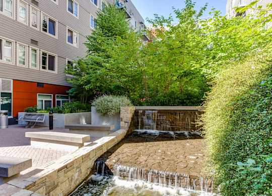 Tillicum Bridge apartments for rent in Portland - The Matisse Courtyard Water Feature