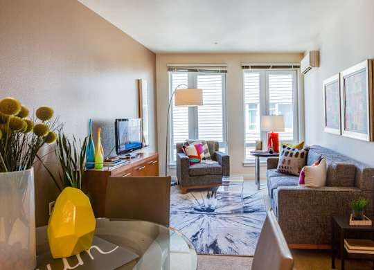 The Matisse apartments for rent in Downtown Portland - Modern living/dining room