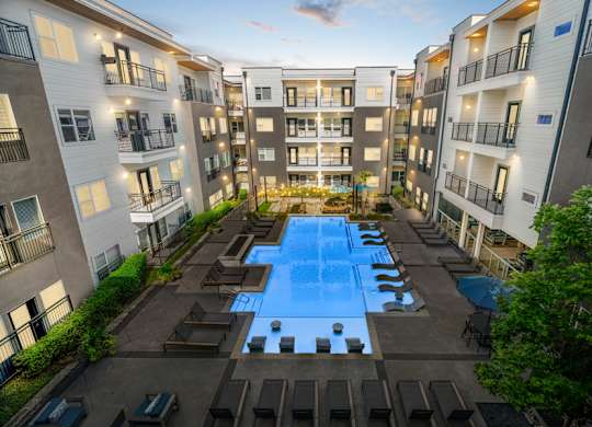 Apartments in Knox-Henderson, TX - Larq Henderson Resort-style pool area