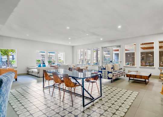 Apartments for Rent in Dallas, TX - Larq Henderson Resident lounge