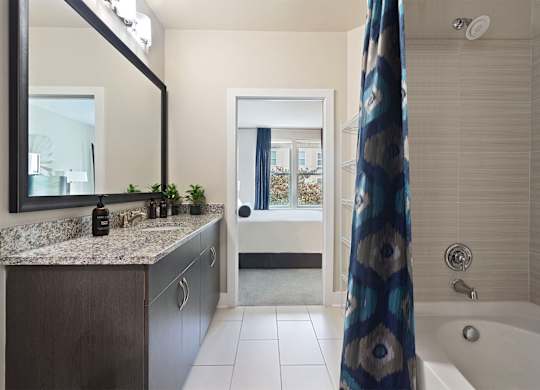 Mallory Square - Apartments near National Cancer Institute - modern bathrooms