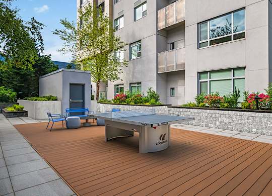 Metro 112 Apartments in Bellevue, WA - Outdoor ping pong