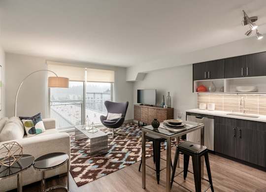 Metro 112 - Bellevue, WA - floor to ceiling windows