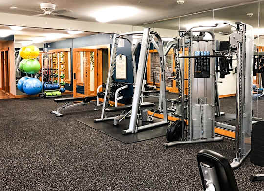 Sammamish WA rentals - Boulder Creek Indoor racquetball court yoga studio fitness center
