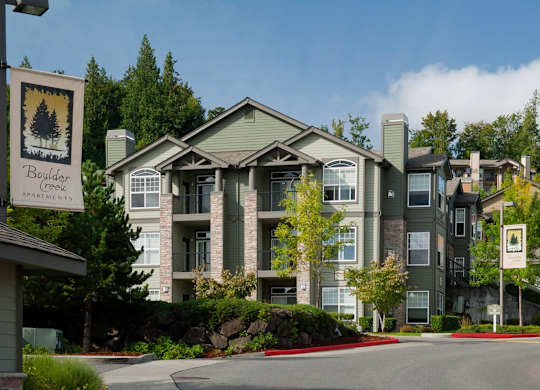 Boulder Creek apartments in Issaquah Plateau near Boeing - Entry Monument
