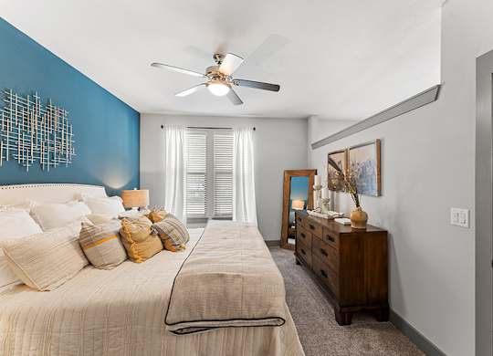 StoneLedge Apartments - Spacious 1-, 2-, and 3-bedrooms - Grapevine ISD Apartments