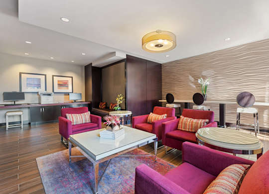 Mclean apartments for rent in VA - The Reserve at Tysons Corner Executive business center