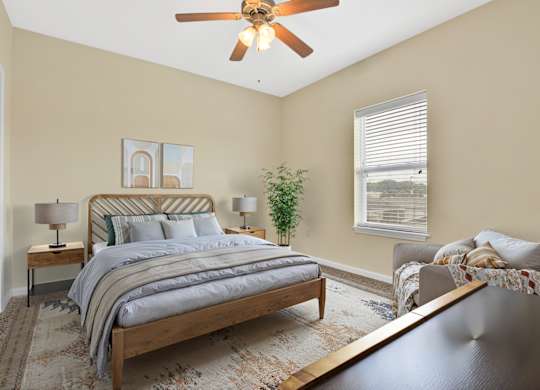 Bedroom With Ceiling Fan at Deer Valley Apartments, Silvis, 61282
