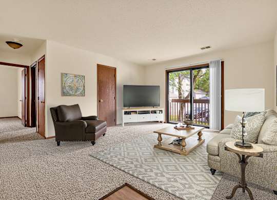 Large Living Area at Windsor Crest Apartments, Davenport