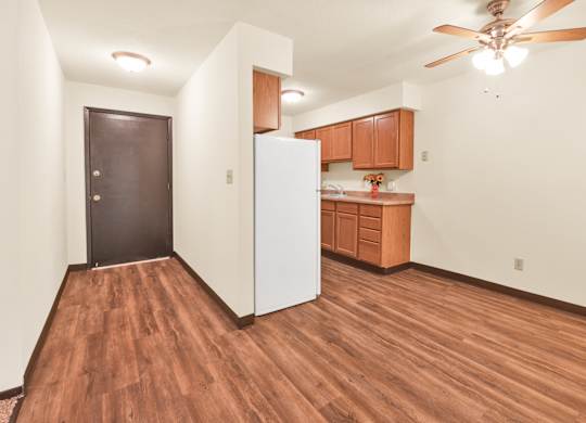 Kitchen Unit at Indian Ridge Apartments, Davenport