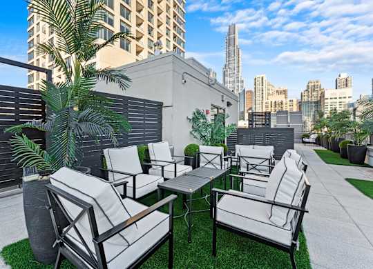Common area at Chateau on Wells, Chicago, 60654