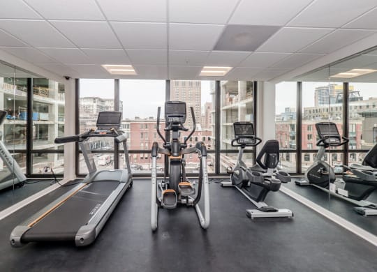24 hour fitness center at Chateau on Wells, Chicago, Illinois