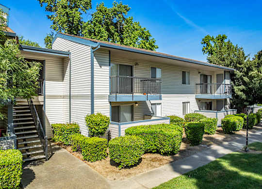A sunny day at a residential apartment complex.