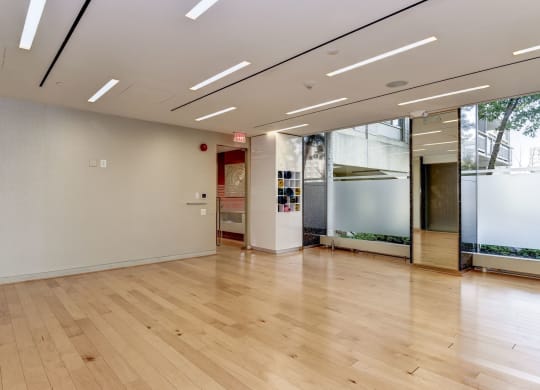 Spacious apartment rentals in Crystal City Arlington Virginia