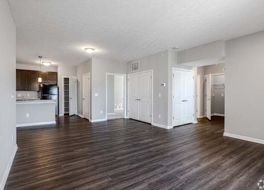A spacious room with wooden floors at The Residences at Akita Lane, Canal Winchester, 43110