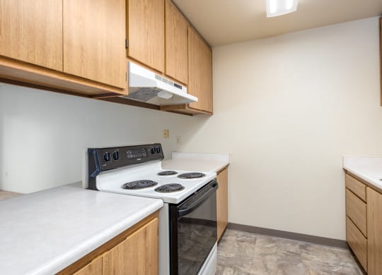 Fully Equipped  Kitchen at Altamont Apartments, Rohnert Park, California
