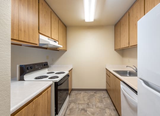 Fully Furnished Kitchen at Altamont Apartments, Rohnert Park, 94928