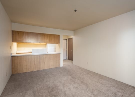 Carpeted Living Area at Altamont Apartments, Rohnert Park