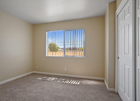 Bay Windows at Colonial Garden Apartments, California, 94401