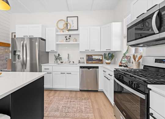 Fully Furnished Kitchen at Alante Homes at Spring Run, Caldwell, Idaho