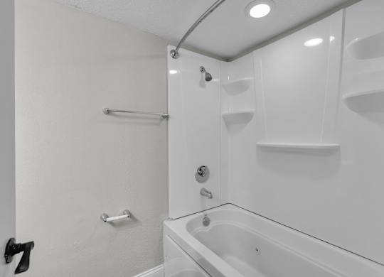 White bathtub at Avia Apartments at Reedy Creek, Kissimmee