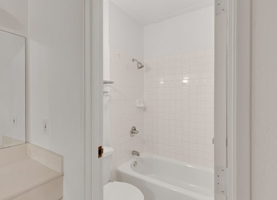 Bathtub at AVIA Apartments On Alpha, Dallas