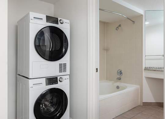 Washer and Dryer at Avia Apartments on College Blvd (Overland Park), Overland Park, Kansas