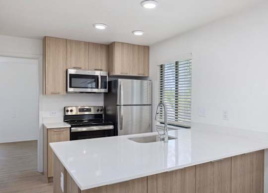 Fully Equipped Kitchen at Avia Apartments on College Blvd (Overland Park), Overland Park, Kansas