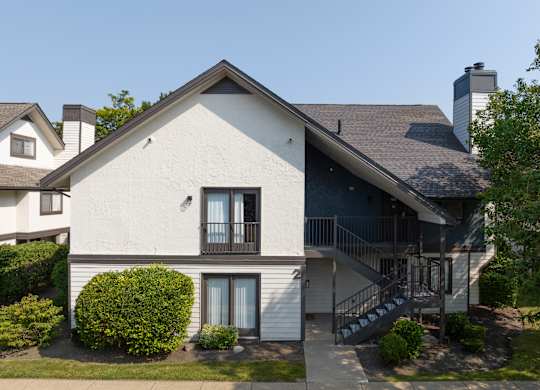 Apartment with a black roof and a balcony at Avia Lofts at Maple Road, New York, 14221
