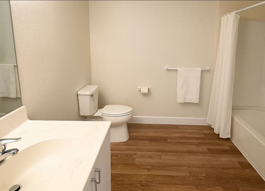 Bathroom With Bathtub at Edgeway Plaza, Rohnert Park, CA 94928