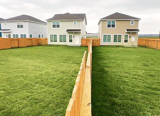 Large Backyards in Pradera Oaks in Rosharon, TX