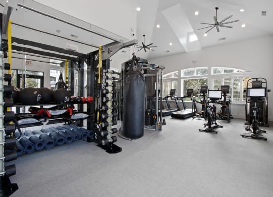 the fitness center and gym at 1000 West Apartments