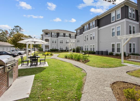 the preserve at ballantyne commons apartments courtyard and exterior