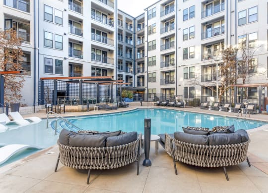 Elliston 23 apartments in Nashville Tennessee photo of resort style pool