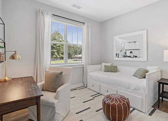 Bedroom With Desk at Zora University, Charlotte, 28213