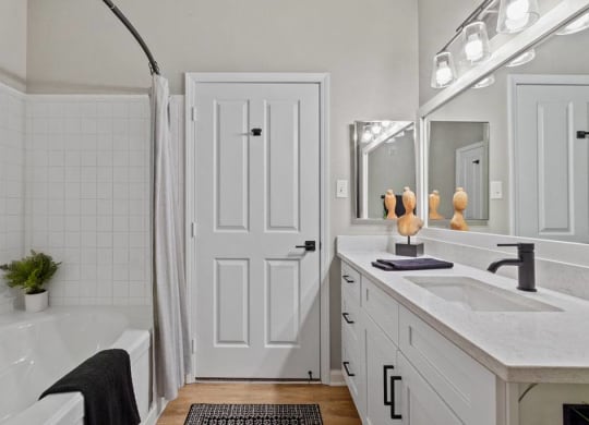 Bathroom With Bathtub at Harper's Crossing, Langhorne, 19047