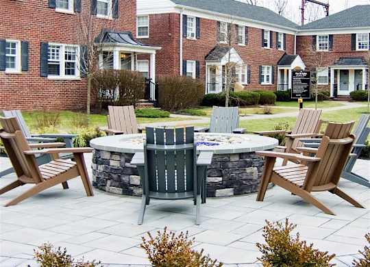 outdoor fire pit and kitchen area at Alister Morristown, Morristown, NJ, 07960