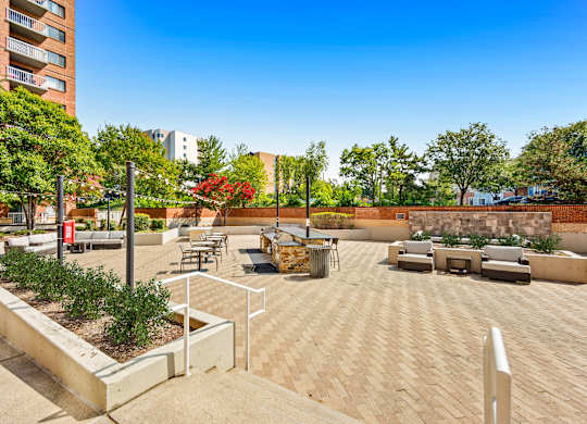 A courtyard  at Cascade at Landmark, Virginia