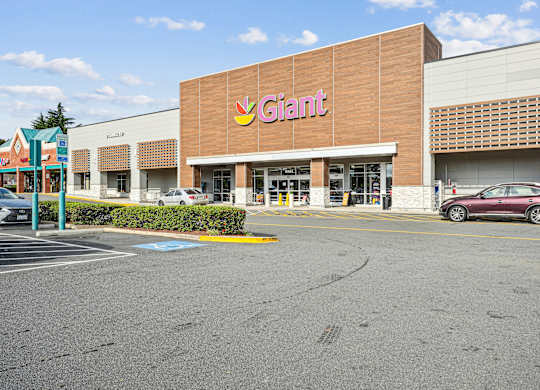 A Giant supermarket is shown with a parking lot in front.