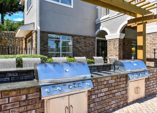 Grilling Stations at Elme Eagles Landing in Stockbridge, GA