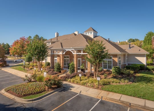 front entrance to leasing office at Stone Ridge apartments Charlotte