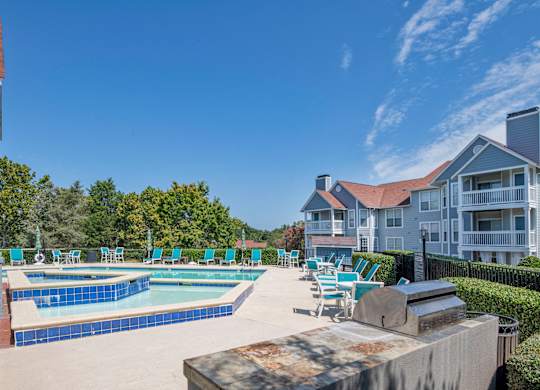 additional photo for property listing at chic digs with room to stretch out in the village 22 car