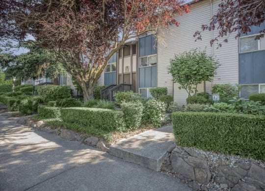 a view of the exterior of the building at Foster Creek apartments in Tukwila