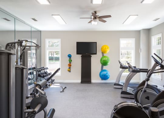 modern fitness center for residents at Stone Ridge apartments Charlotte