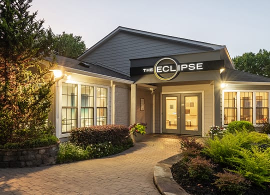 Eclipse Apartments Duluth GA entrance to leasing center lobby